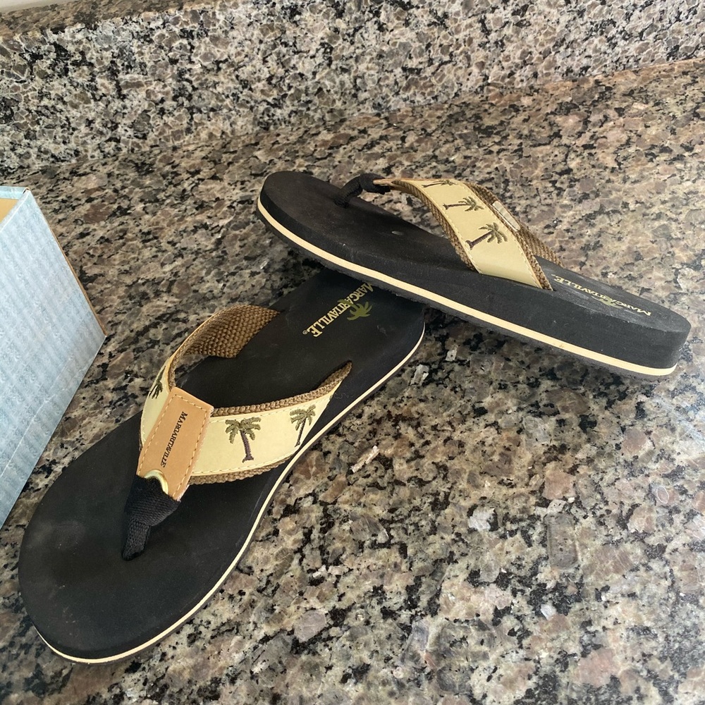 Women’s “BREEZY” sandals